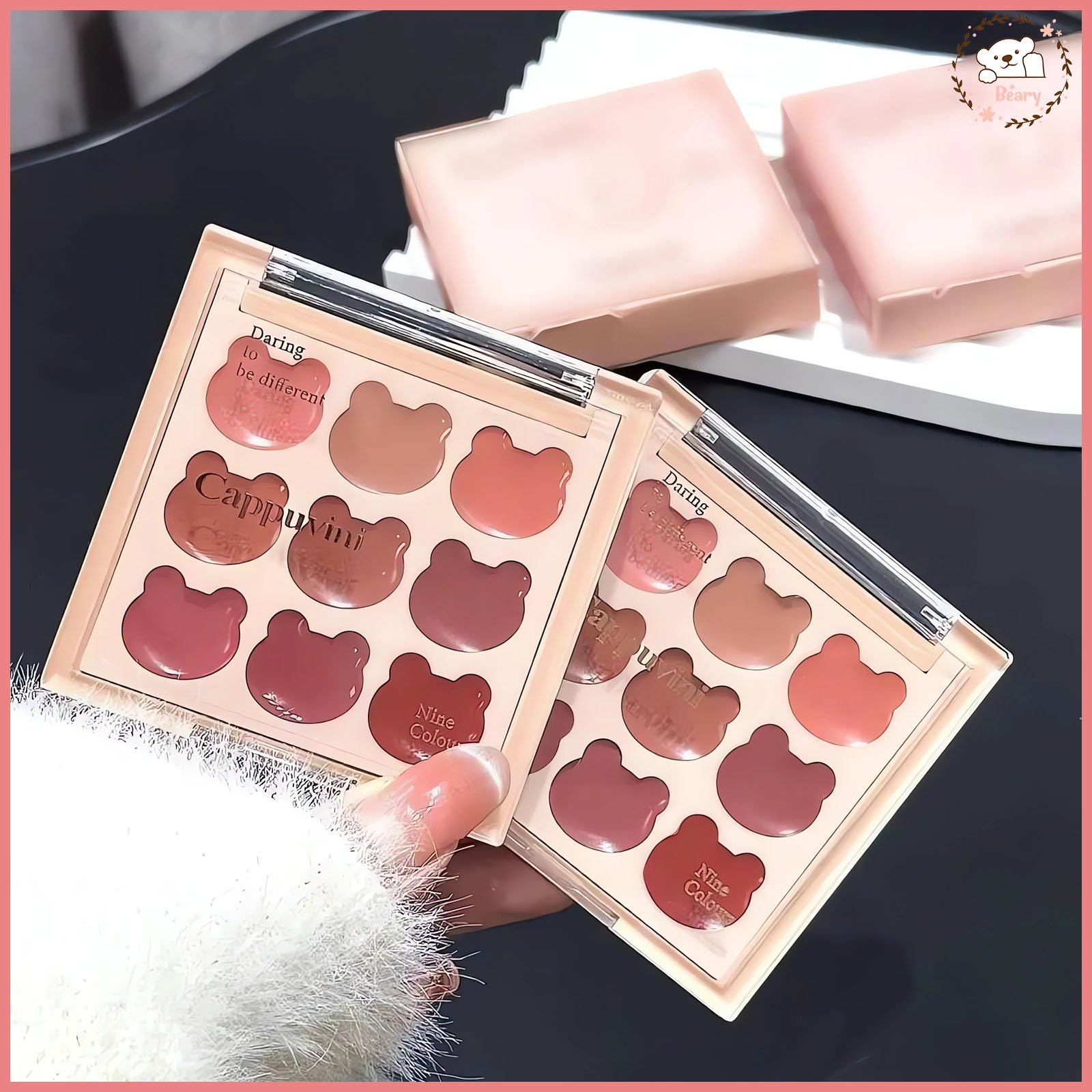 باليت روج الدباديب Clay Bears Lipstick الروج clay ماط يعني قوامه بيكون مخملي تقيل شويه بس ناعم جدا وسهل الدمج شبه قوام الموس بلاشر ممكن تستخدميه روج شفايف او بلاشر خدود